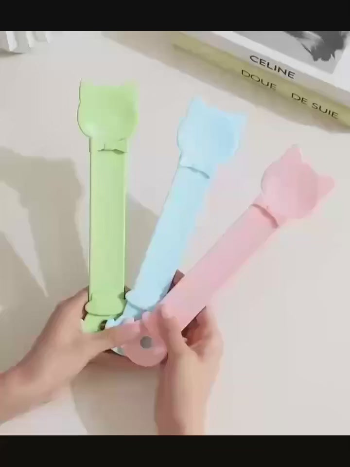 Mess-Free Cat Treat Squeeze Spoon & Dispenser